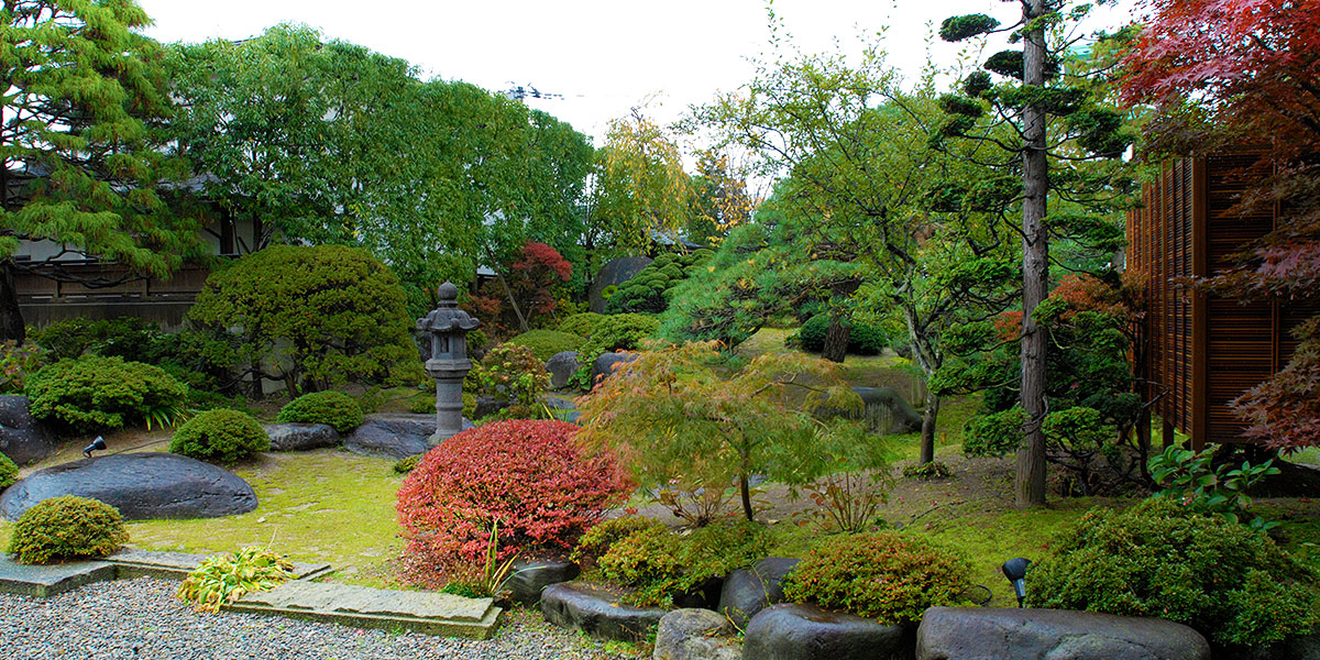 松の湯 庭園